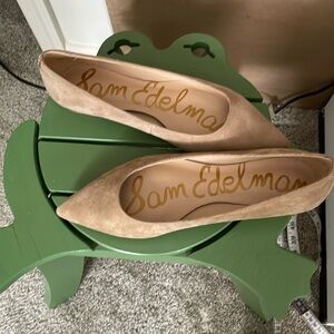 Tan Flats, Good Condition, 7.5W